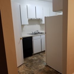 kitchen at Ashley Oaks Apartments located in Perry, GA