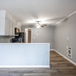 modern kitchen at Ashley Oaks Apartments located in Perry, GA